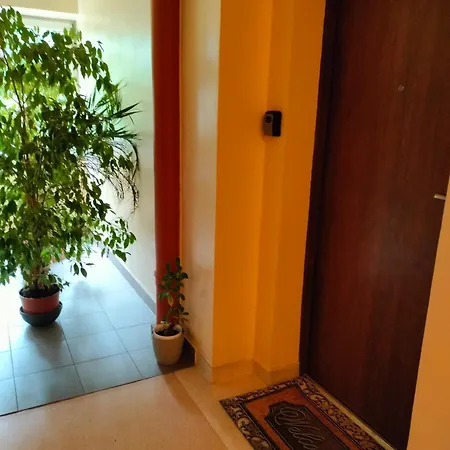 New Fifth Apartment *